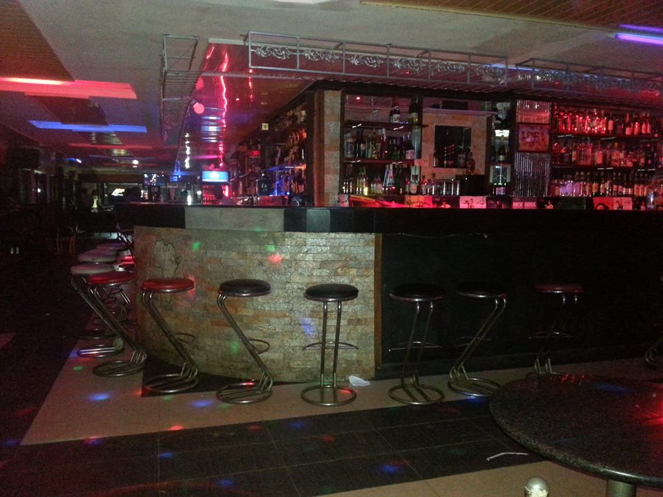 Koko Bar and Lounge Ntinda Kampala Uganda, Good food in Kampala, Food & Drink,  Top Bar, Top Restaurant, Lounge, Top Bar and Lounge, Food, Beer, Wine, Spirits, Cocktail bar, Amazing beer prices,  Cheap Beer, Great Place to Drink after work , Gins and local beers,  grilled food and wood-fired pizzas,  Chatting and Drinking, Chilling with friends and mates, Date night, Eating and Drinking, Private parties, Drinking and Dancing, Cocktail Bar, Lounge Bar, Party Bar,  Kampala Pub, Lively DJ nights,  Lively Music, Great Beer Drink Out,  Tasteful Delicious food in Kampala, Amazing Drinking Joint in  Kampala Uganda, Ugabox